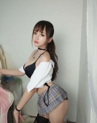 变成黑皮辣妹后和朋友做了的梦