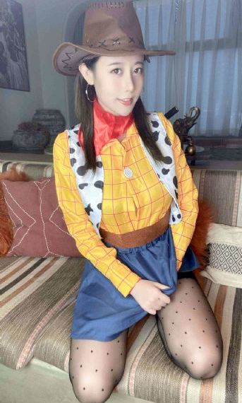 安娜女秘书