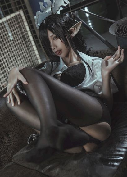 横内晶