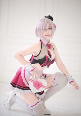 年轻的女秘书