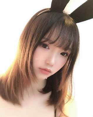 白丝美女被艹