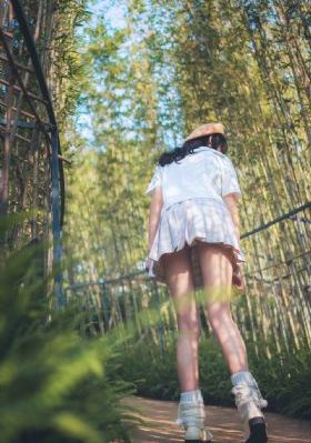 强睡年轻的女经理
